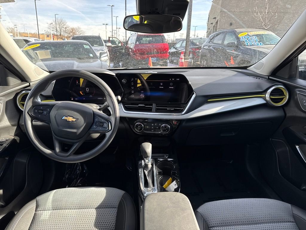 Used 2024 Chevrolet Trax LT image 25
