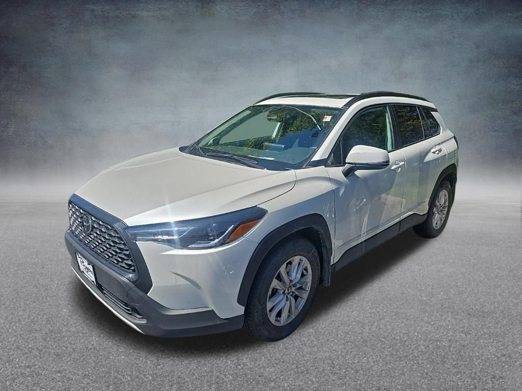 Used 2024 Toyota Corolla Cross LE w/ Moonroof Package AWD/4WD image 4