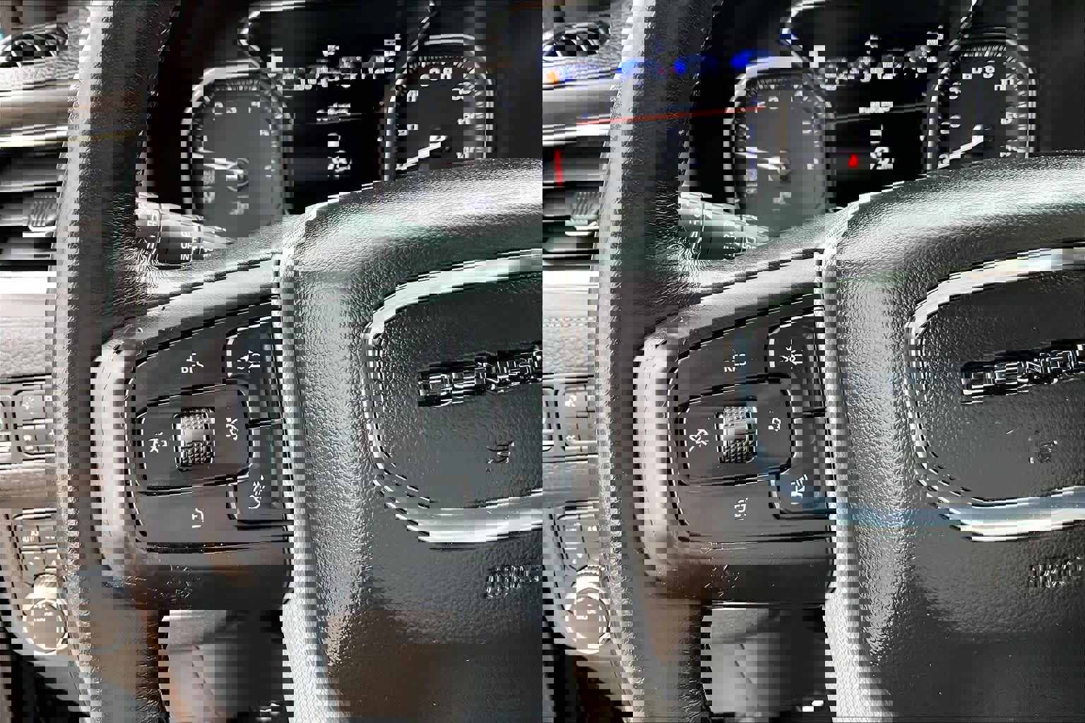 Used 2021 GMC Yukon Denali w/ Denali Premium Package image 23