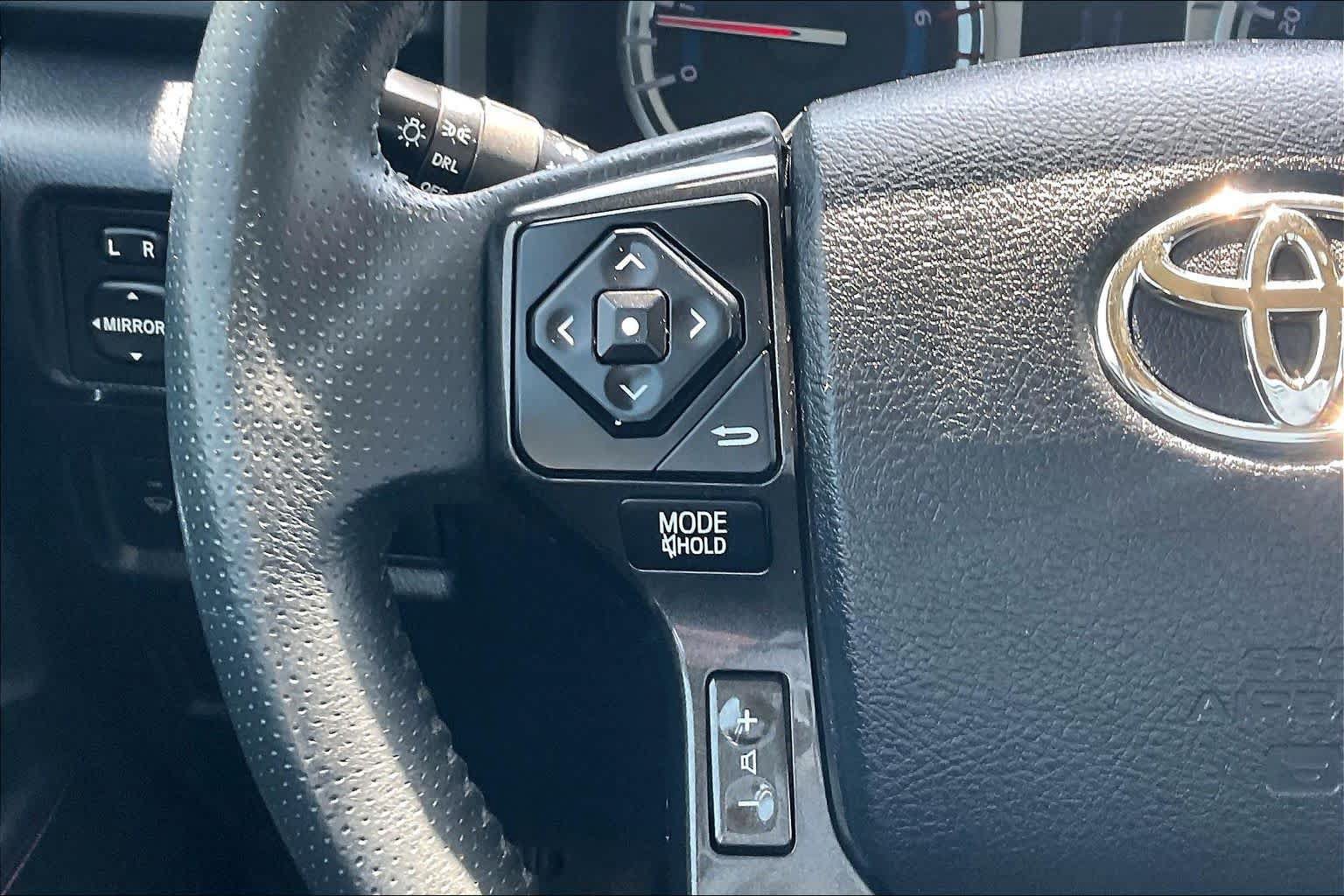 Used 2017 Toyota 4Runner TRD Off-Road Premium AWD/4WD image 23