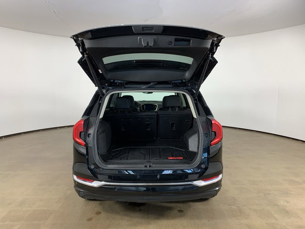 Used 2022 GMC Terrain Denali w/ Black Diamond Edition image 12
