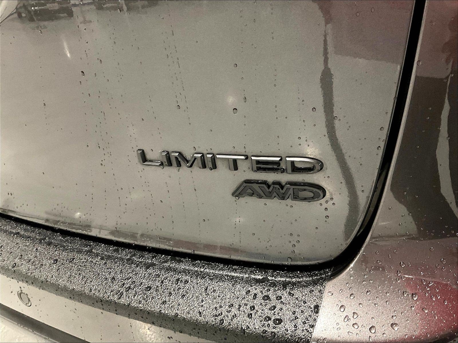 Used 2022 Chrysler Pacifica Limited w/ Uconnect Theater Family Group AWD/4WD image 22