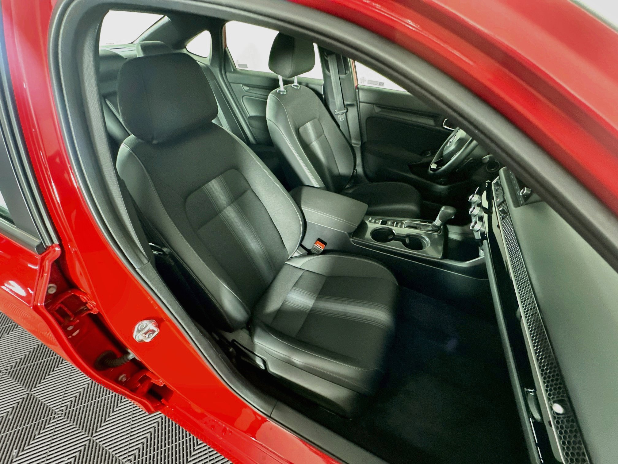 Used 2025 Honda Civic Sport image 30