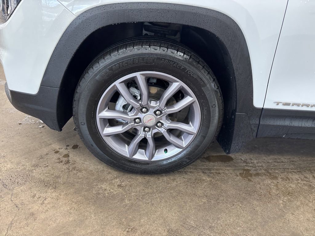 Used 2023 GMC Terrain SLT w/ LPO, Floor Liner Package AWD/4WD image 11