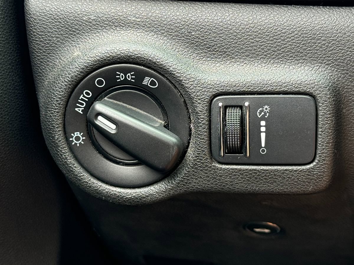 Used 2015 Dodge Dart SXT FWD image 27
