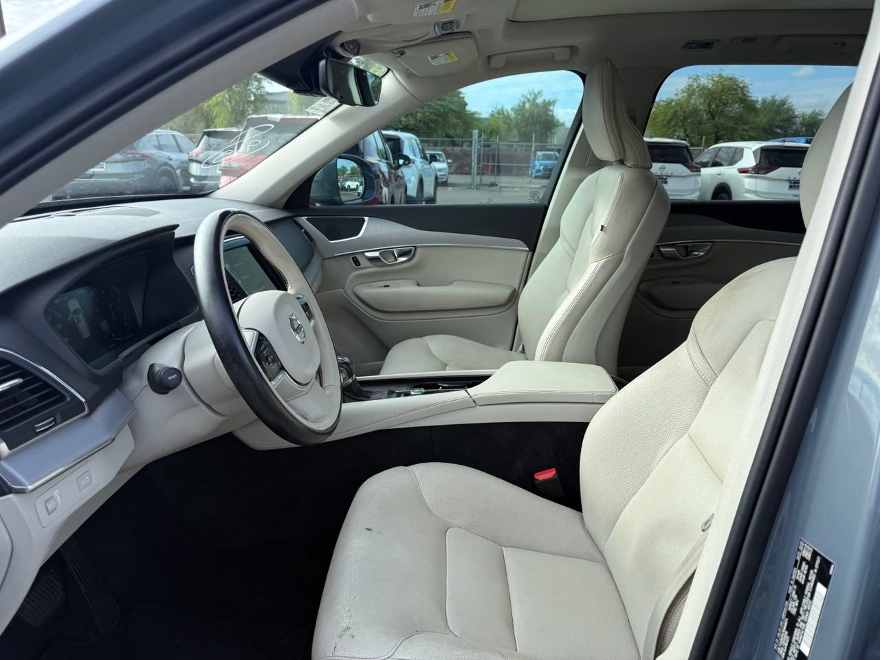 Used 2022 Volvo XC90 T5 Momentum AWD/4WD image 13