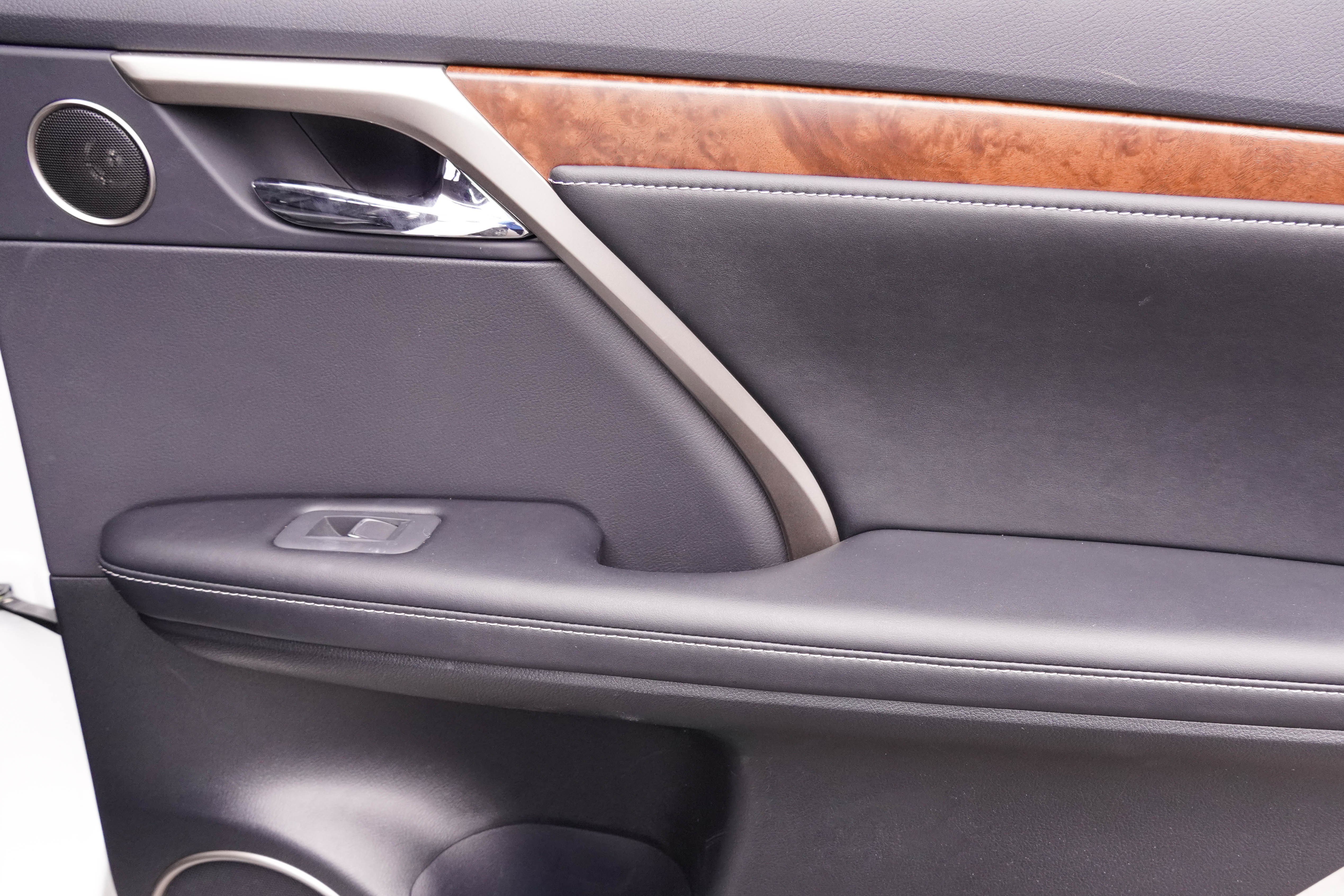 Used 2022 Lexus RX 350L 350L w/ Premium Package image 32