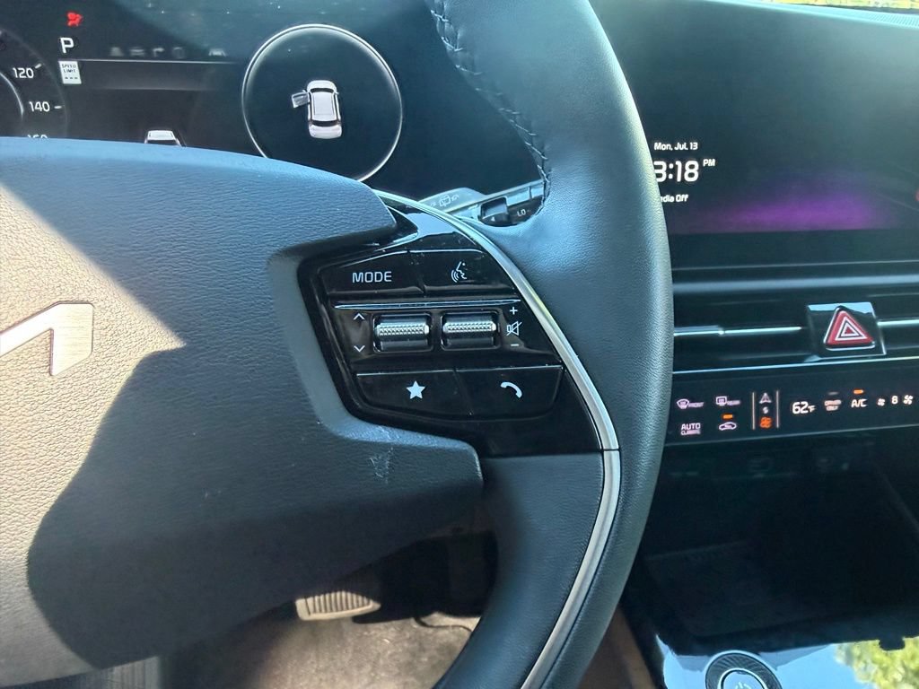 Certified 2024 Kia Niro Wind w/ Wind Preserve Package FWD image 15