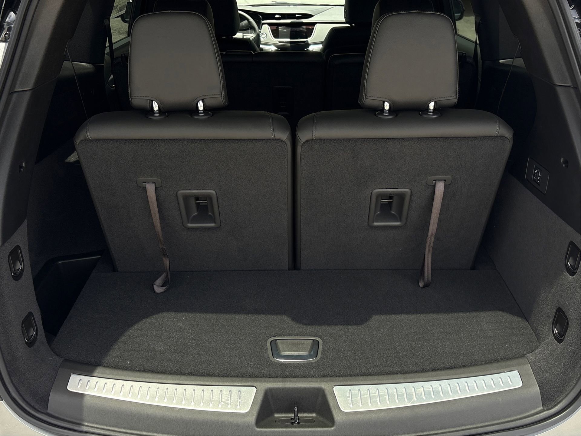 New 2025 Cadillac XT6 Luxury image 11