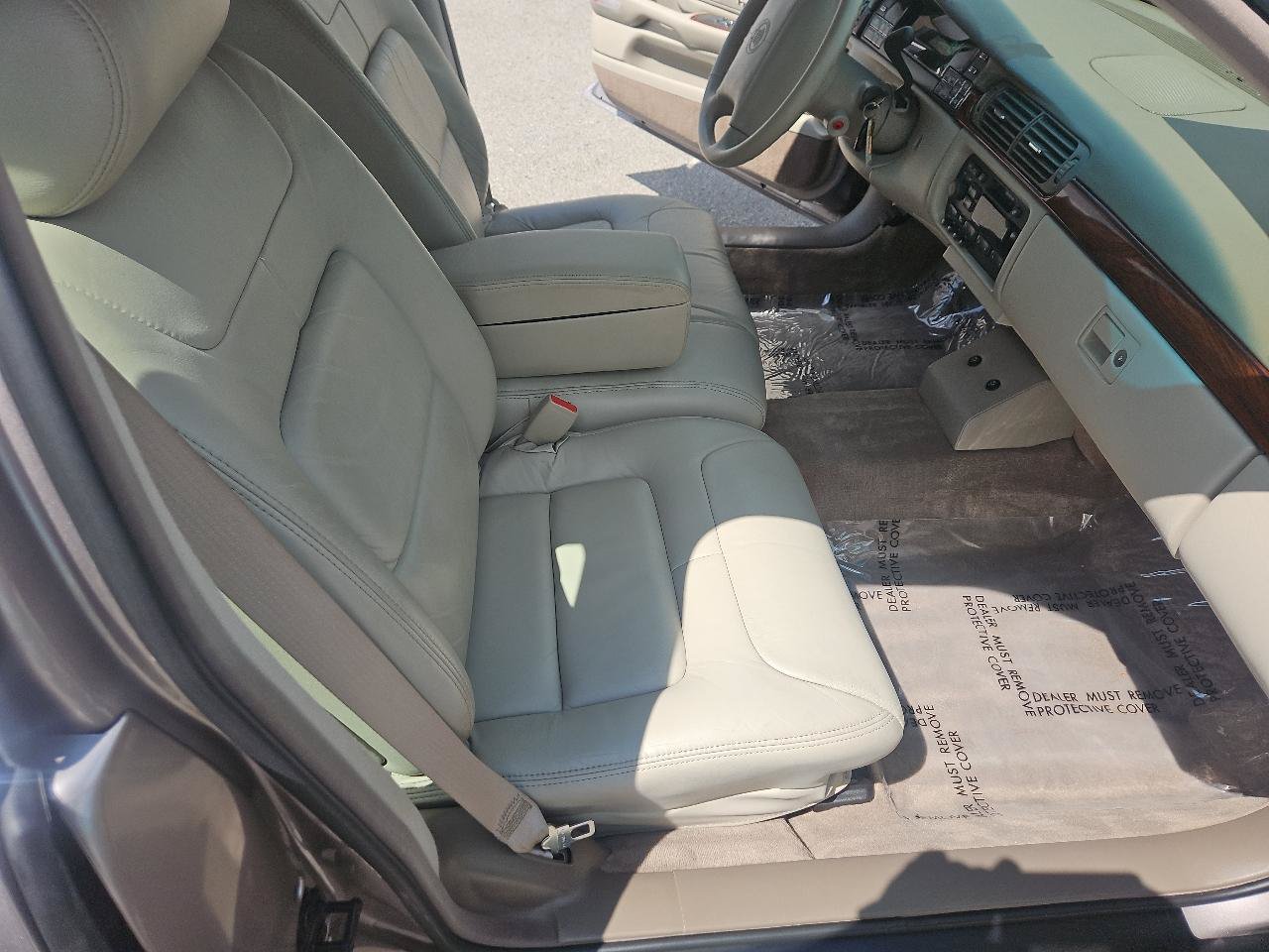 Used 1998 Cadillac De Ville FWD image 18