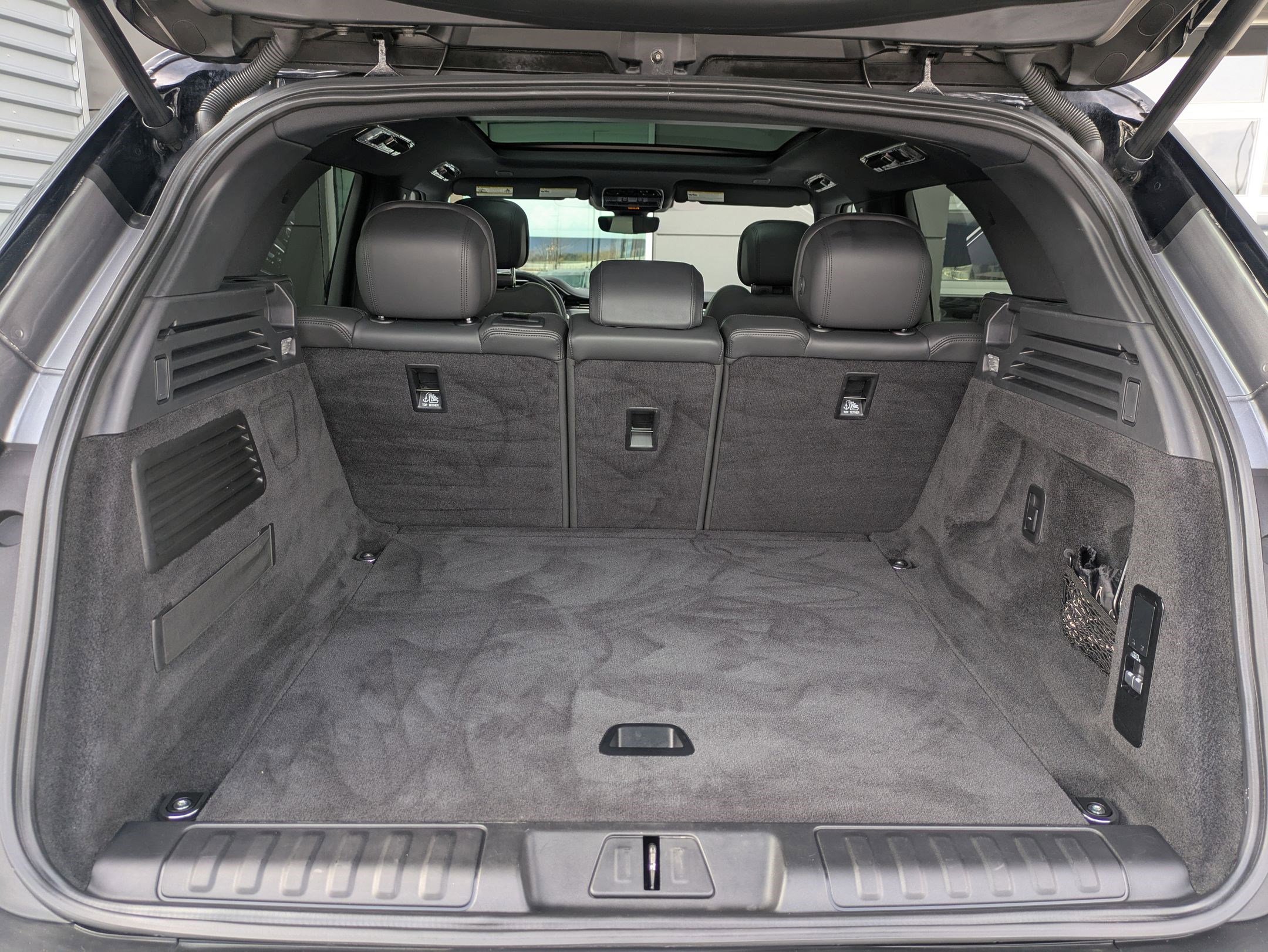 Certified 2023 Land Rover Range Rover Sport SE image 28