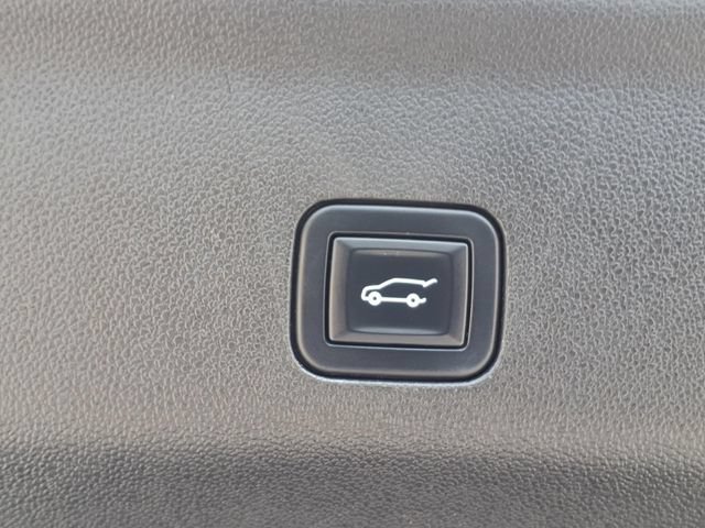 Certified 2023 Chevrolet Suburban High Country AWD/4WD image 9