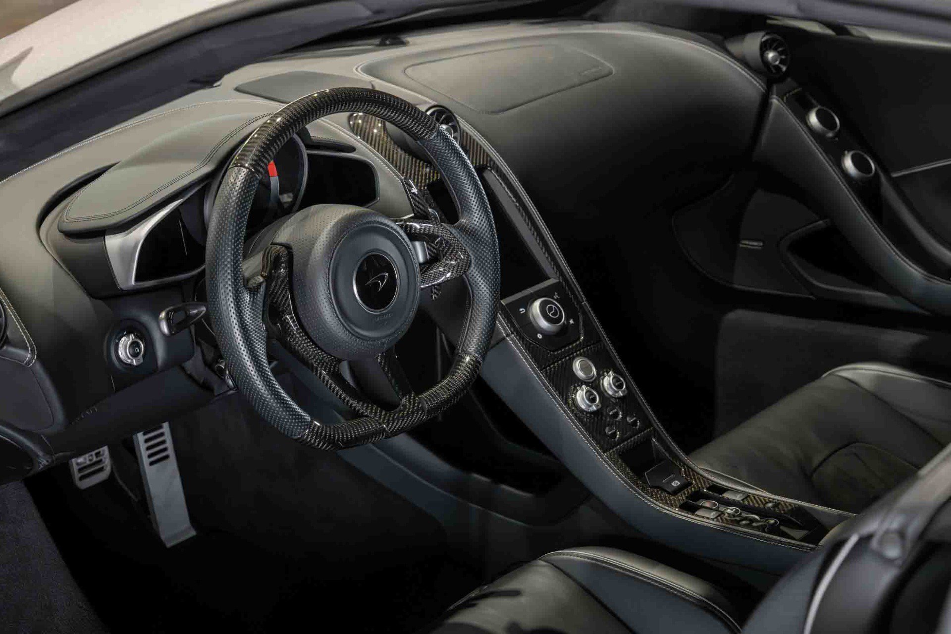 Used 2016 McLaren 650S Spider RWD image 20