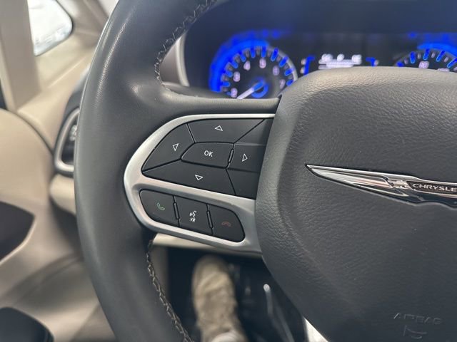 Used 2023 Chrysler Voyager LX image 36