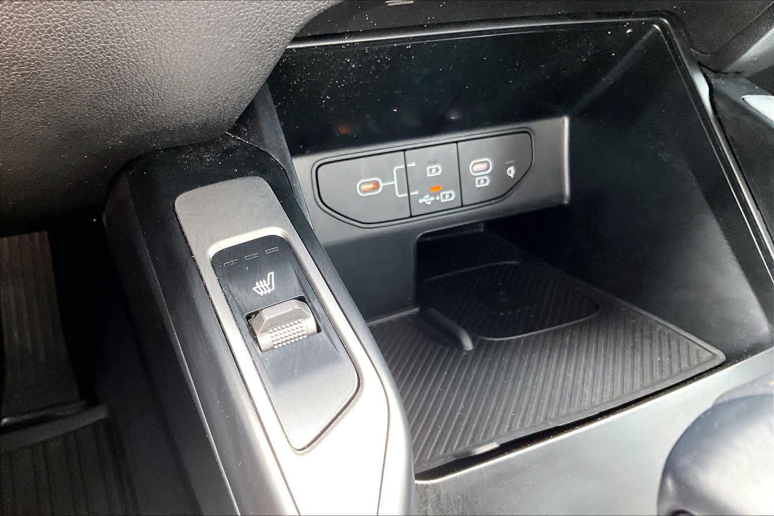 Certified 2025 Kia Sorento EX w/ Panoramic Sunroof Package FWD image 28