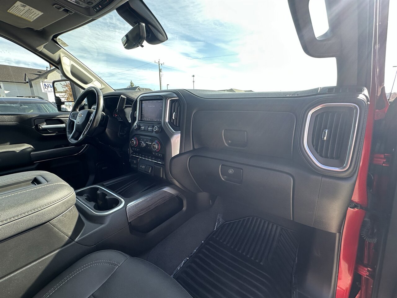 Used 2021 Chevrolet Silverado 1500 LTZ w/ LTZ Premium Package AWD/4WD image 32