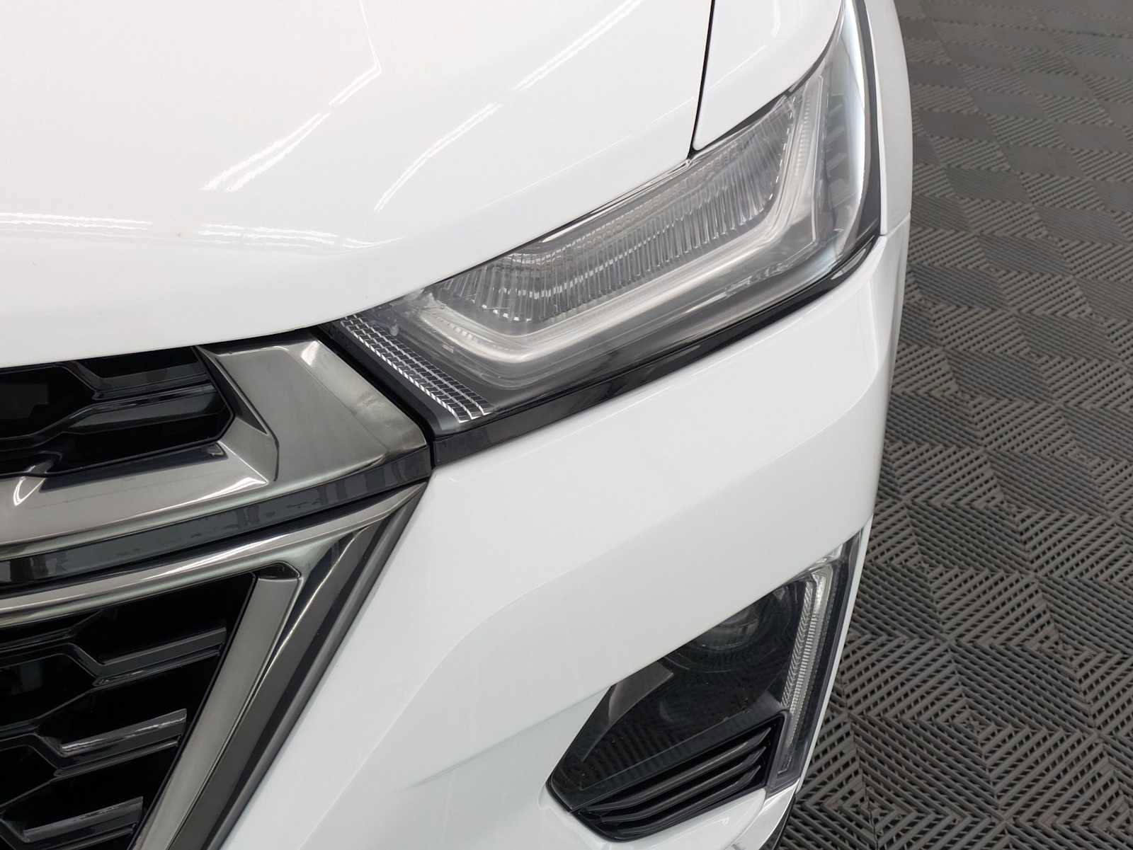 Used 2024 Chevrolet Traverse Premier w/ Redline Edition AWD/4WD image 10