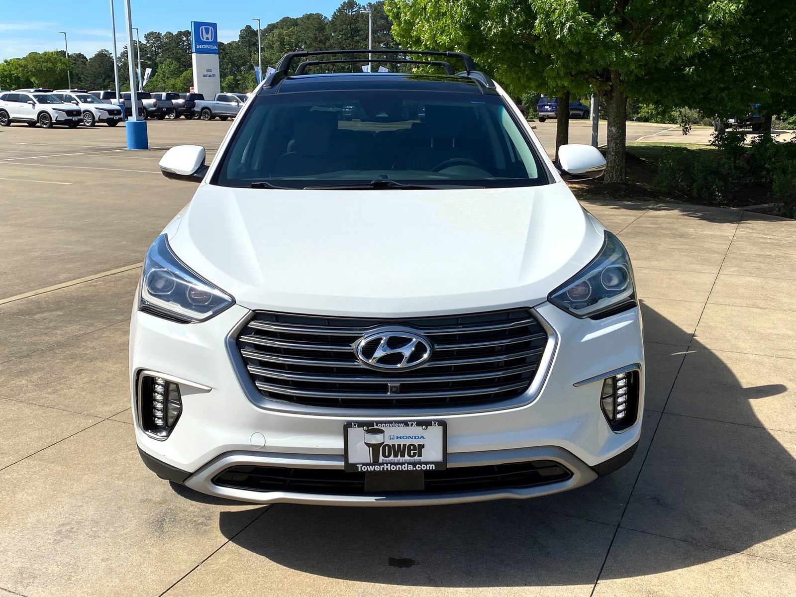 Used 2019 Hyundai Santa Fe XL image 2