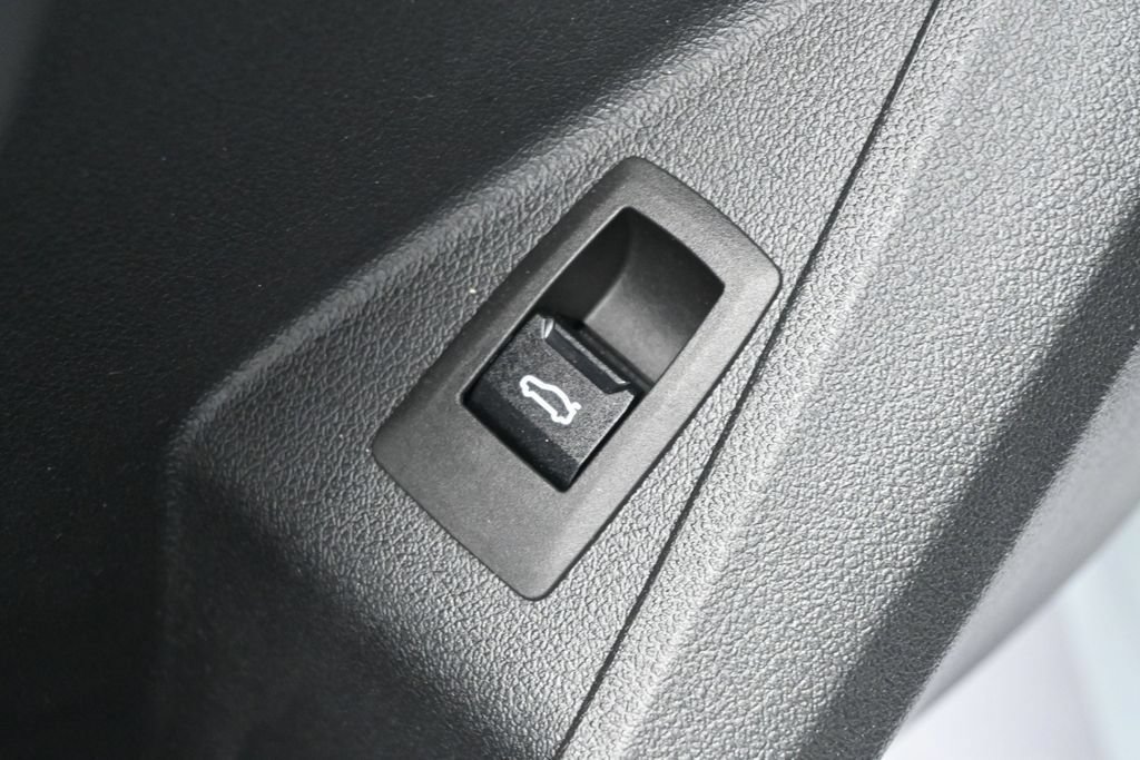 Used 2025 BMW 228i xDrive AWD/4WD image 17