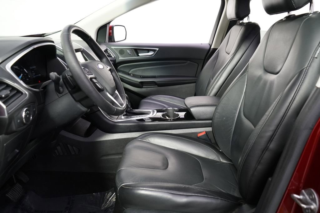 Used 2017 Ford Edge Titanium w/ Technology Package AWD/4WD image 13