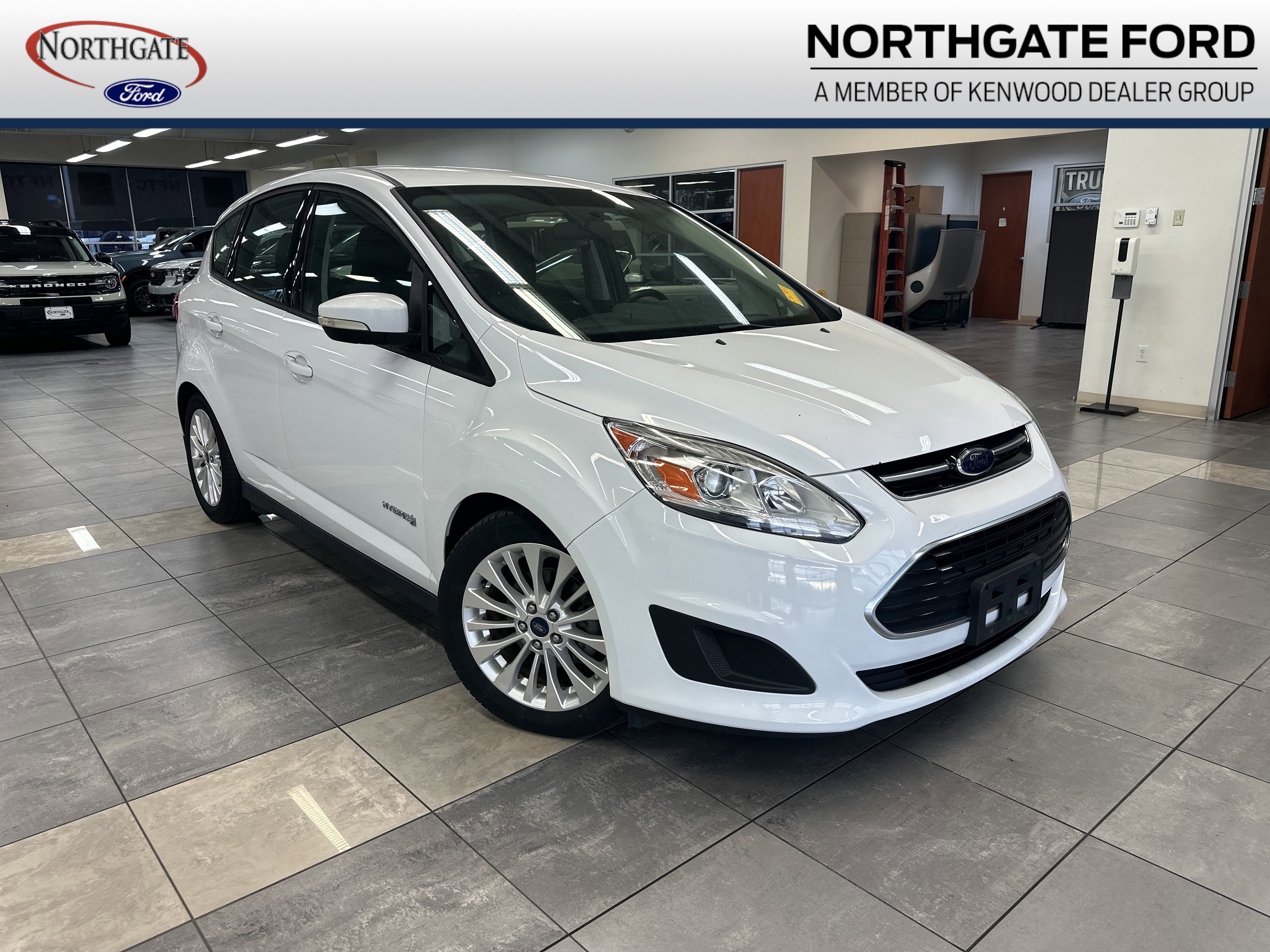 Used 2018 Ford C-MAX SE w/ Cold Weather Package image 1