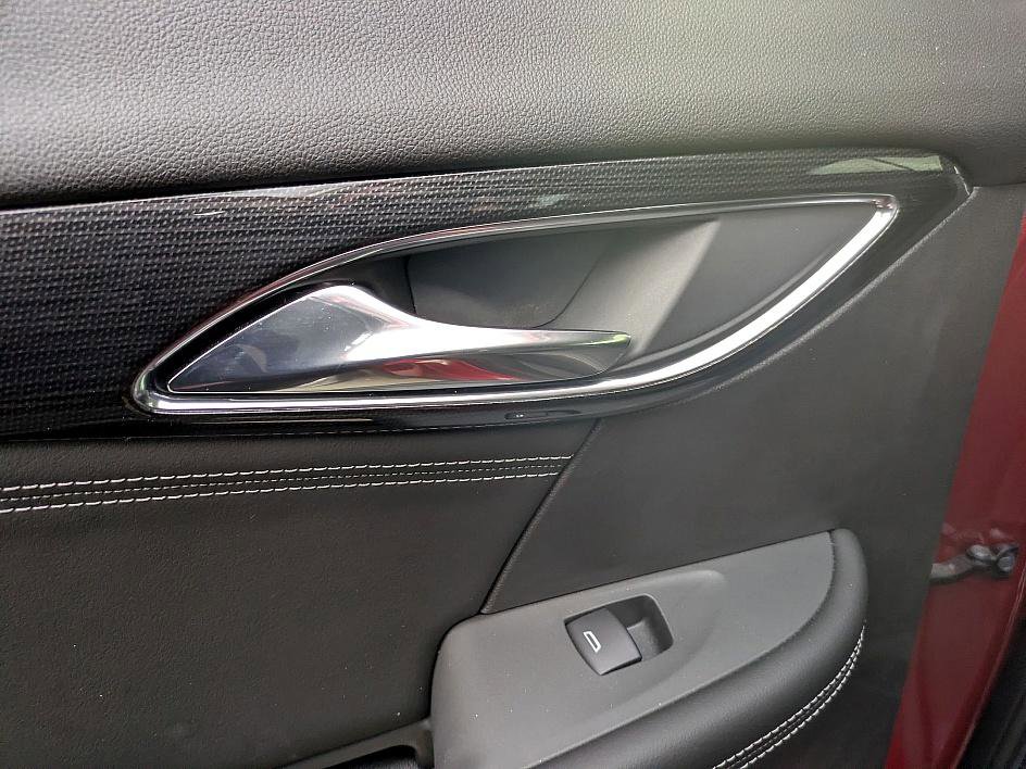 Used 2023 Buick Envision Essence image 24