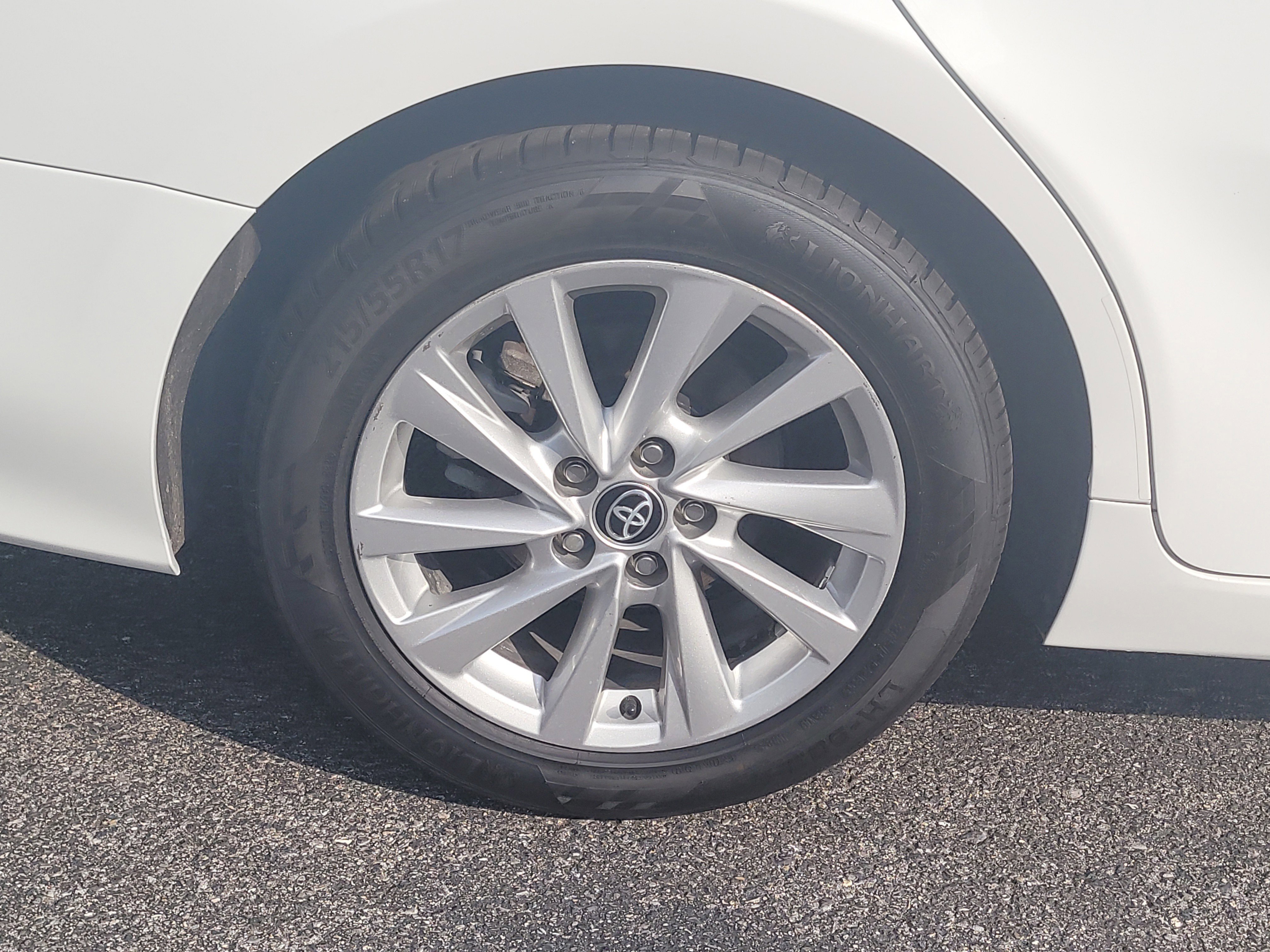 Used 2024 Toyota Camry LE image 9