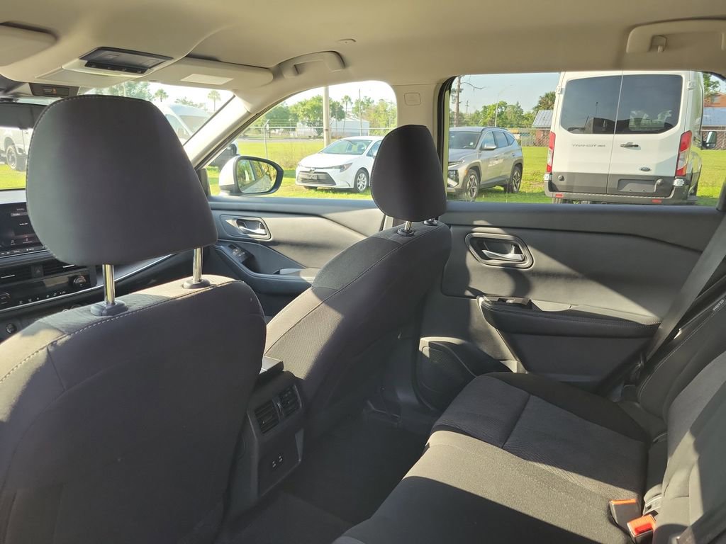 Used 2024 Nissan Rogue SV AWD/4WD image 31