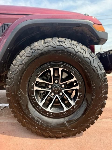 Used 2021 Jeep Wrangler Unlimited Sahara AWD/4WD image 21