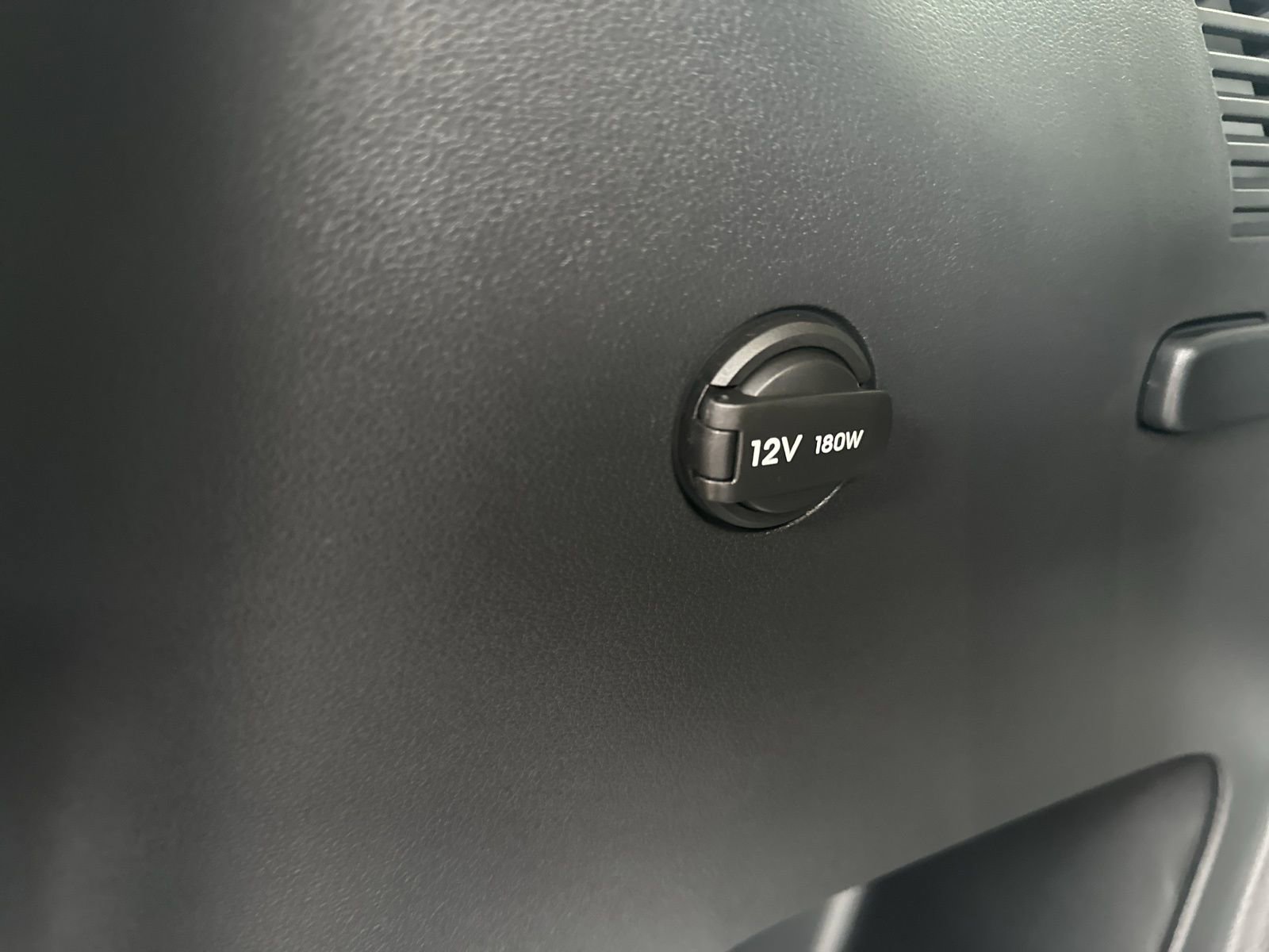 Used 2025 Hyundai Santa Fe SE image 28