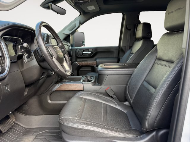 Used 2021 GMC Sierra 3500 Denali w/ Denali Ultimate Package AWD/4WD image 11