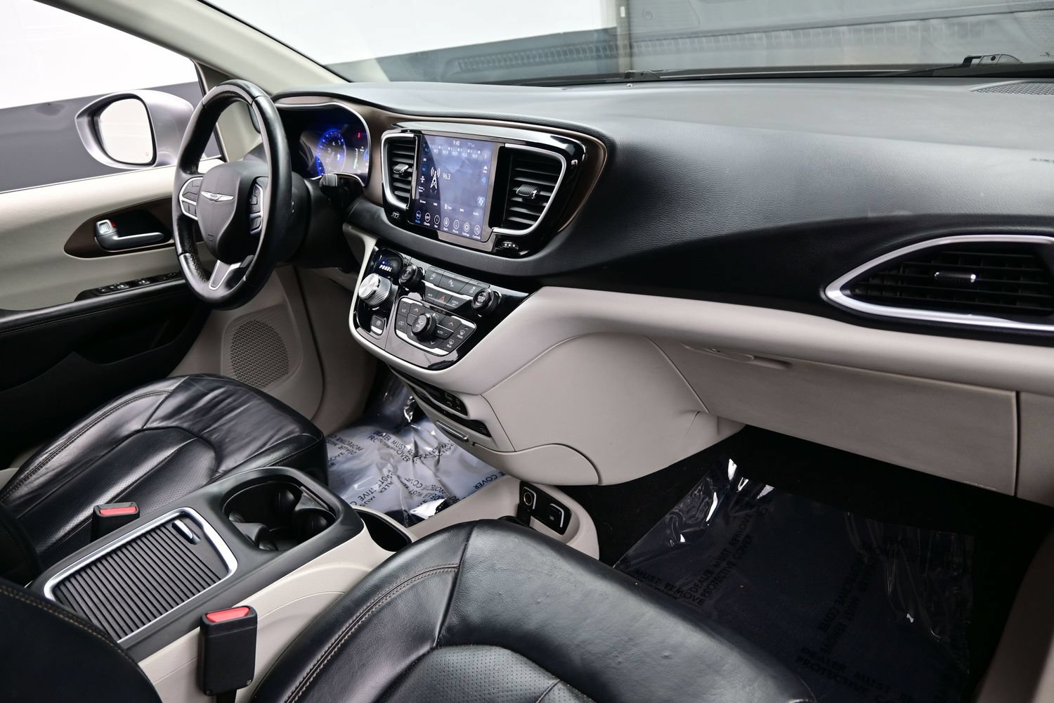 Used 2018 Chrysler Pacifica Touring-L Plus FWD image 14
