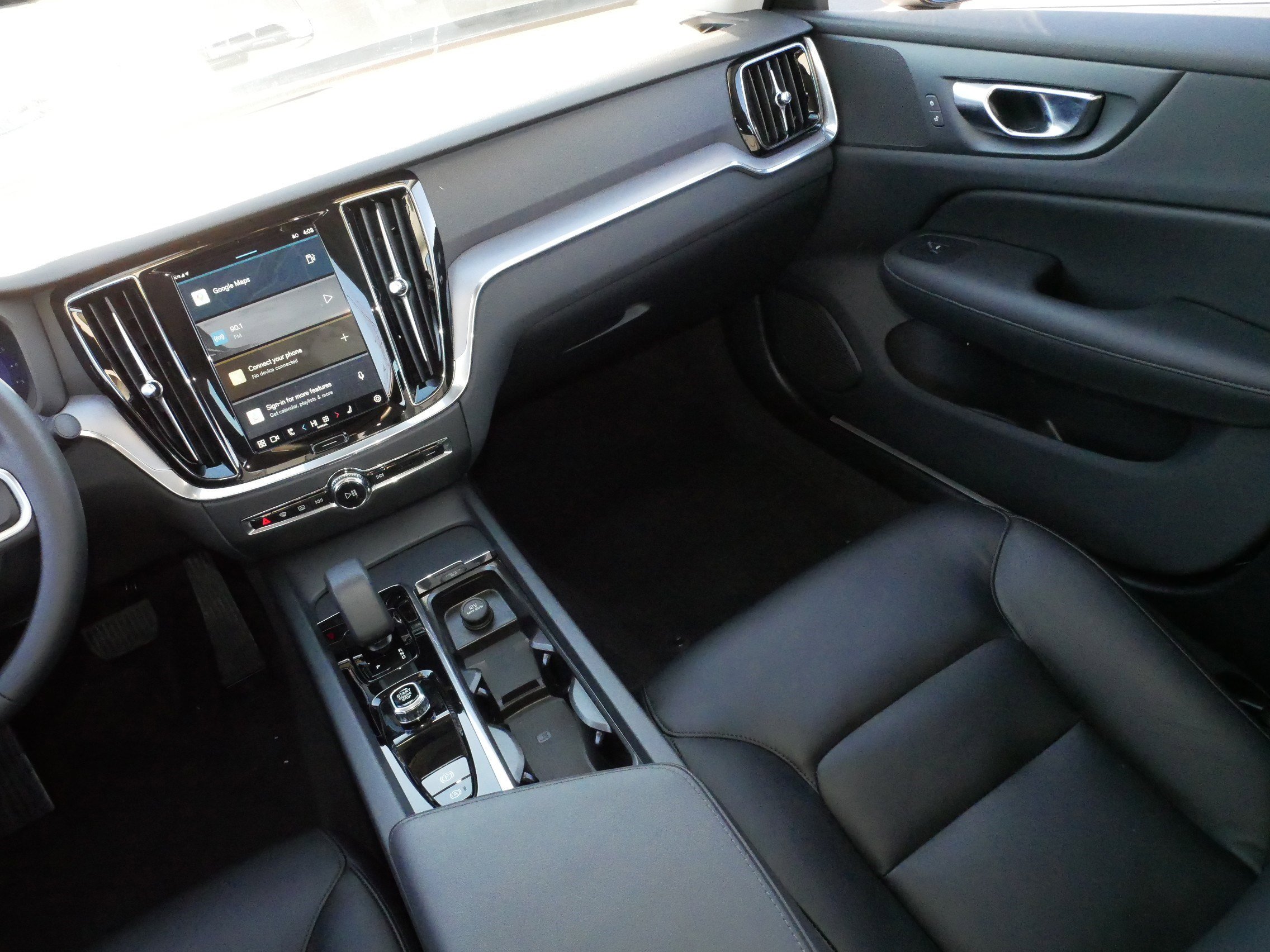 Used 2025 Volvo S60 B5 Core image 11