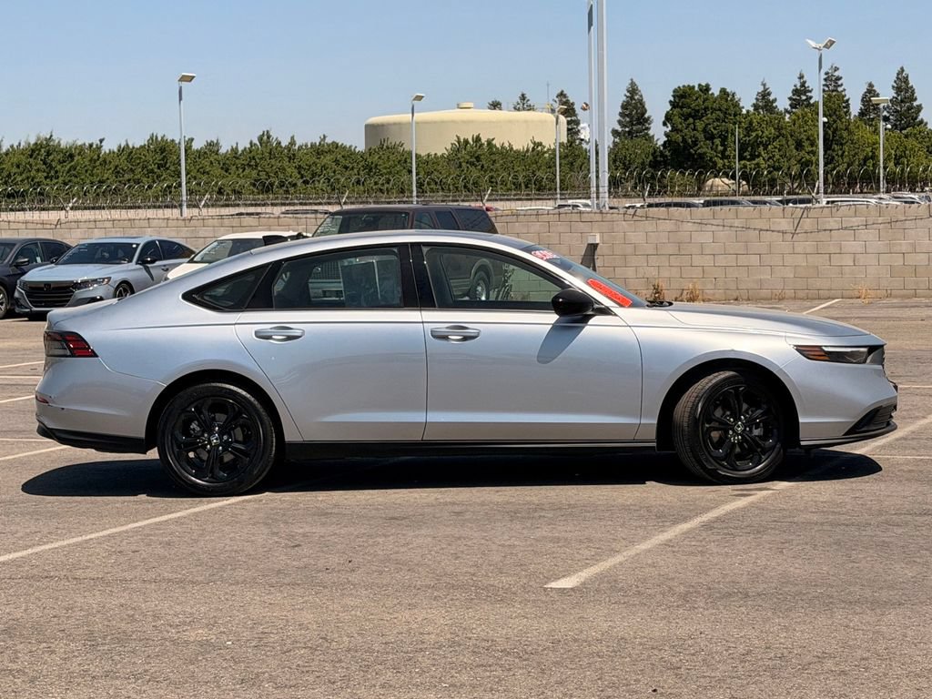 Used 2025 Honda Accord SE image 4