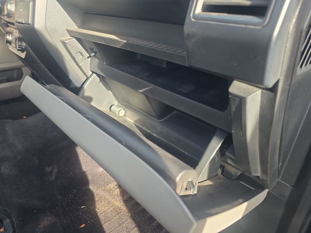 Used 2015 Ford F150 XL w/ Equipment Group 101A Mid image 18