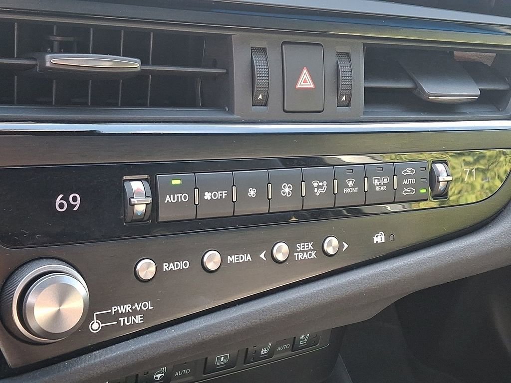 Used 2024 Lexus ES 350 F Sport w/ Technology Package FWD image 17