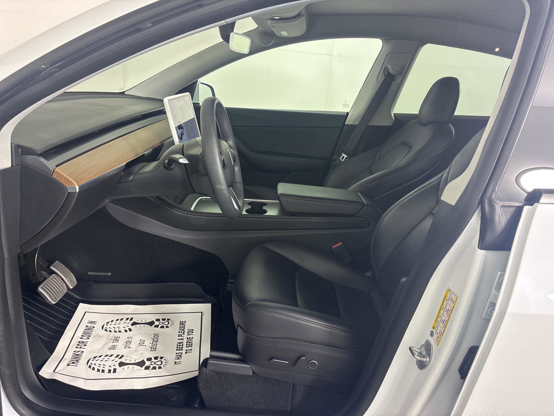 Used 2021 Tesla Model Y Long Range image 10