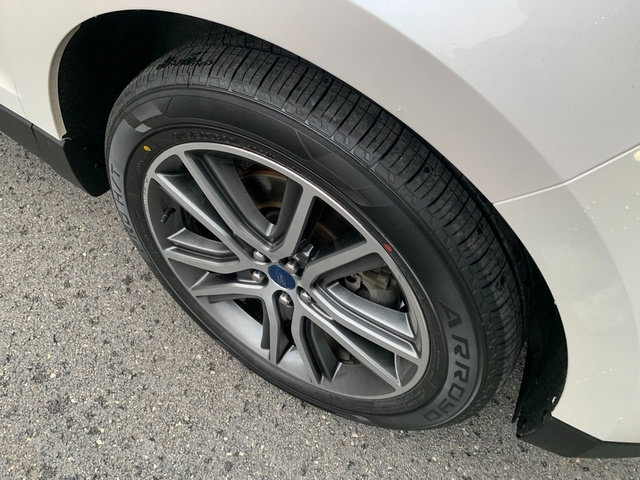 Certified 2019 Ford Edge Titanium w/ Cold Weather Package AWD/4WD image 9