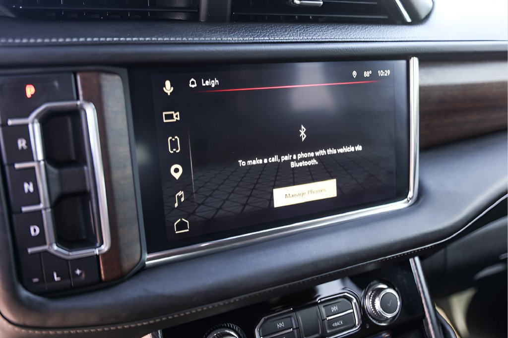Used 2023 GMC Yukon Denali Ultimate AWD/4WD image 19