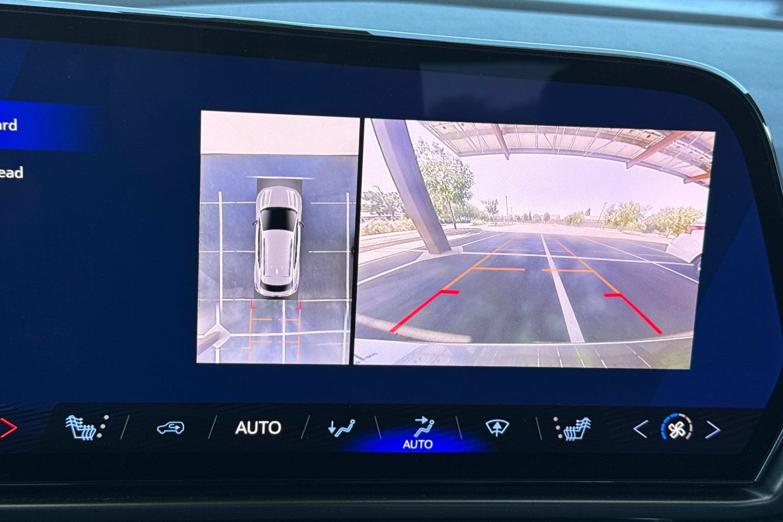 Used 2024 Chevrolet Equinox EV RS FWD image 29