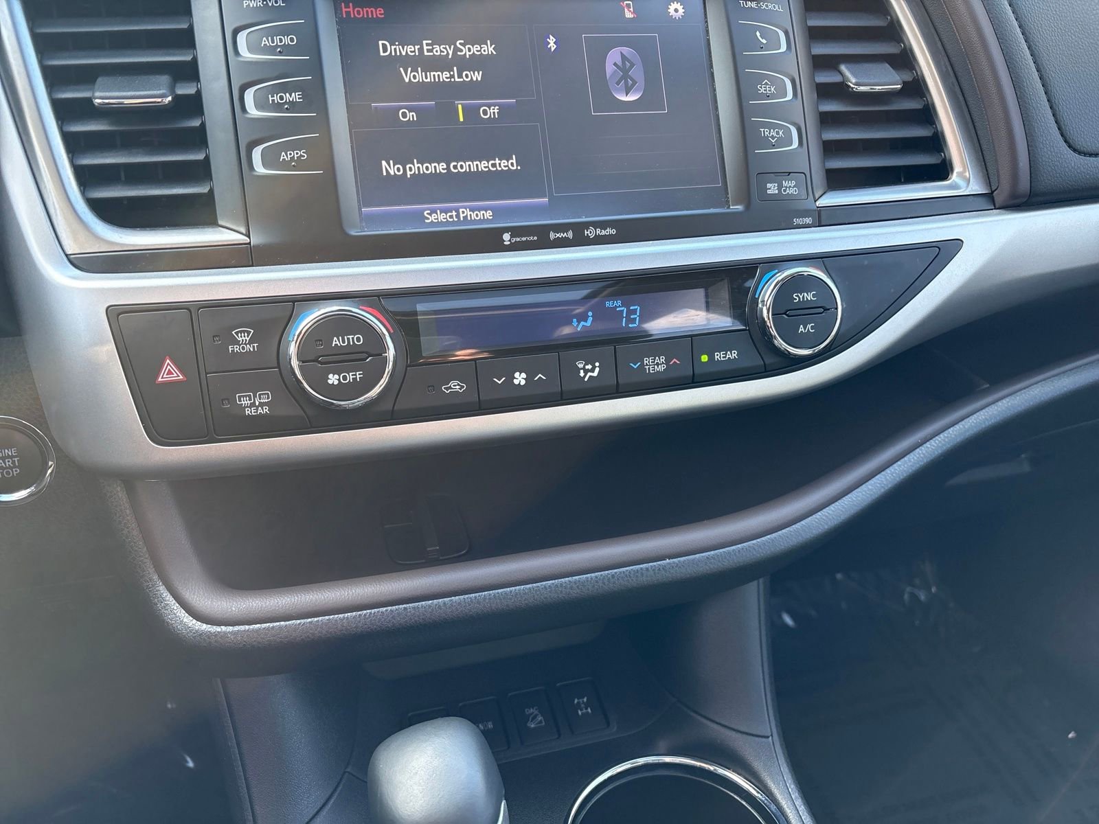 Used 2019 Toyota Highlander XLE w/ Carpet Mat Package (TMS) image 17