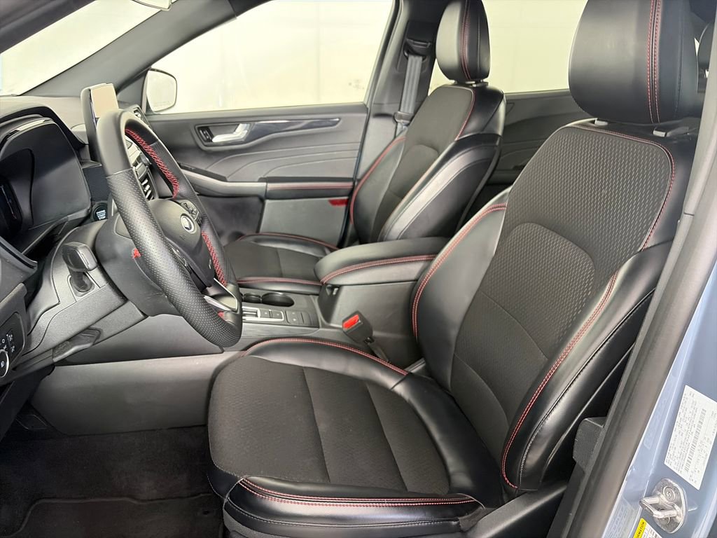 Used 2025 Ford Escape ST-Line Select AWD/4WD image 11