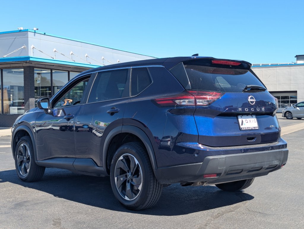 Used 2025 Nissan Rogue SV AWD/4WD image 6