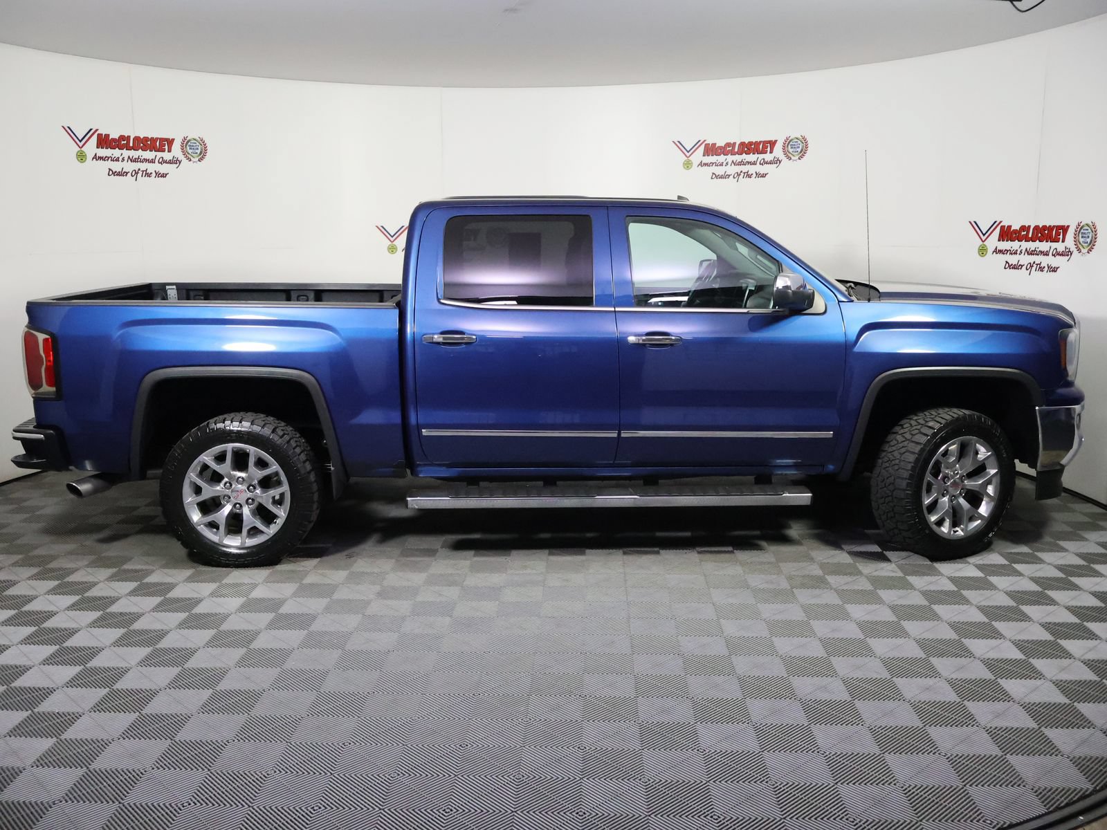 Used 2018 GMC Sierra 1500 SLT AWD/4WD image 3
