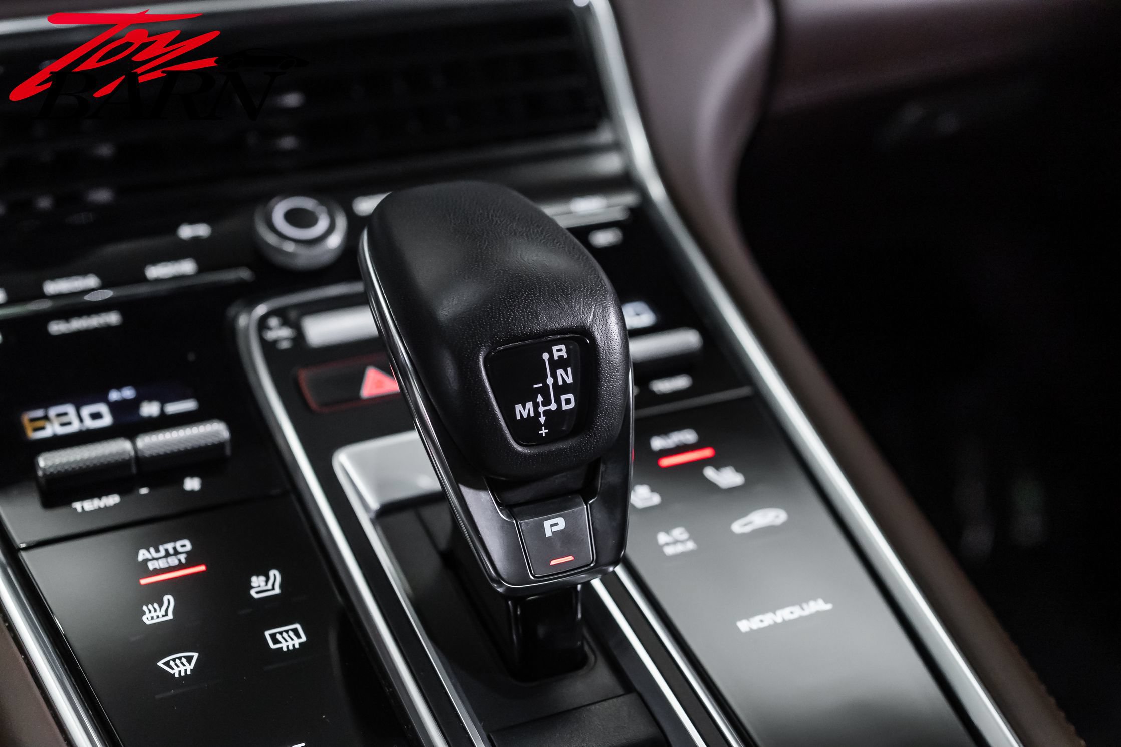Used 2022 Porsche Panamera 4 Platinum Edition AWD/4WD image 43