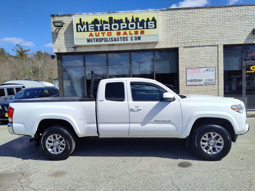 Used 2016 Toyota Tacoma SR5 w/ SR5 Appearance Package (SN) AWD/4WD image 1