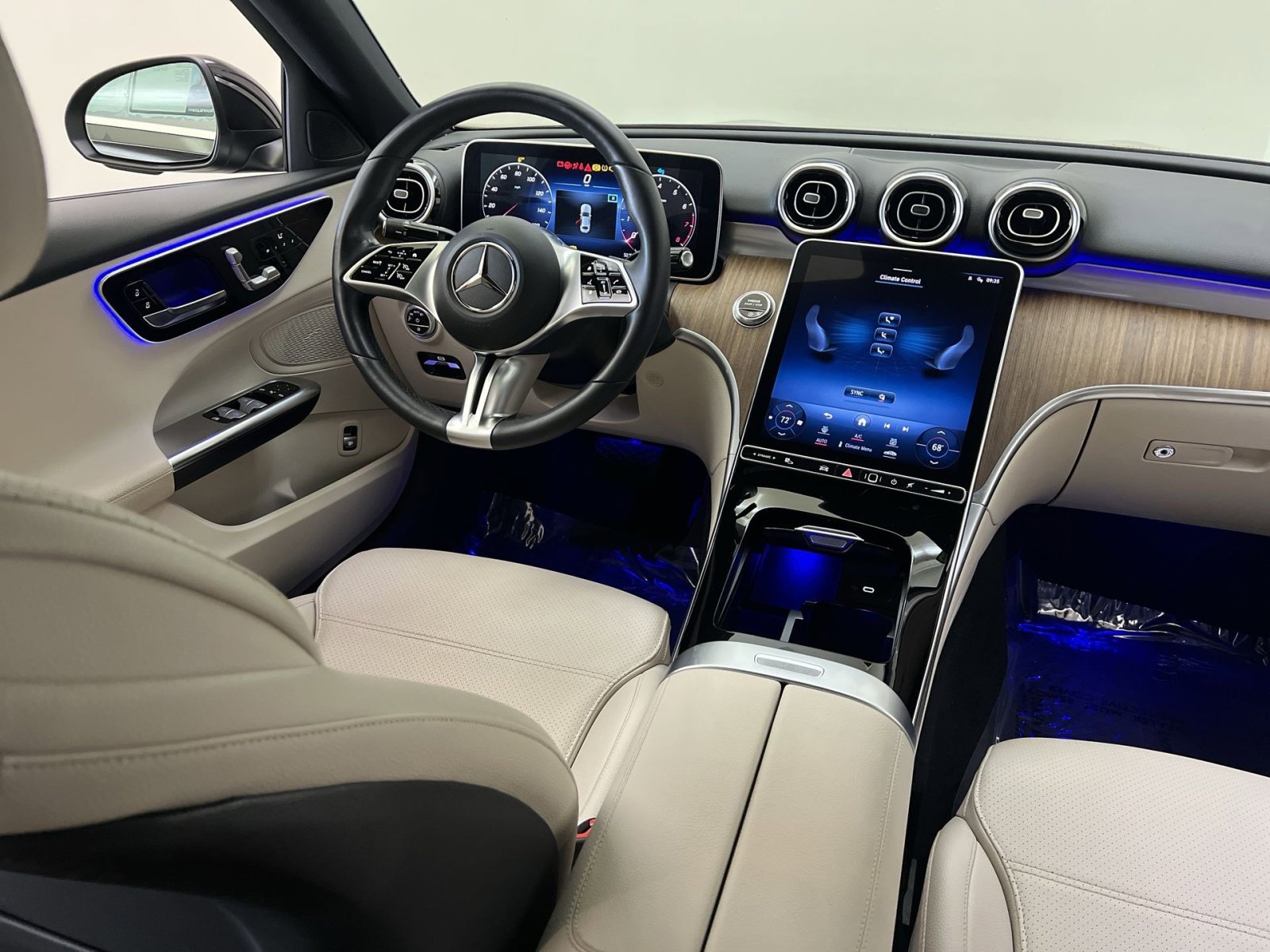 Used 2023 Mercedes-Benz C 300 4MATIC Sedan image 33