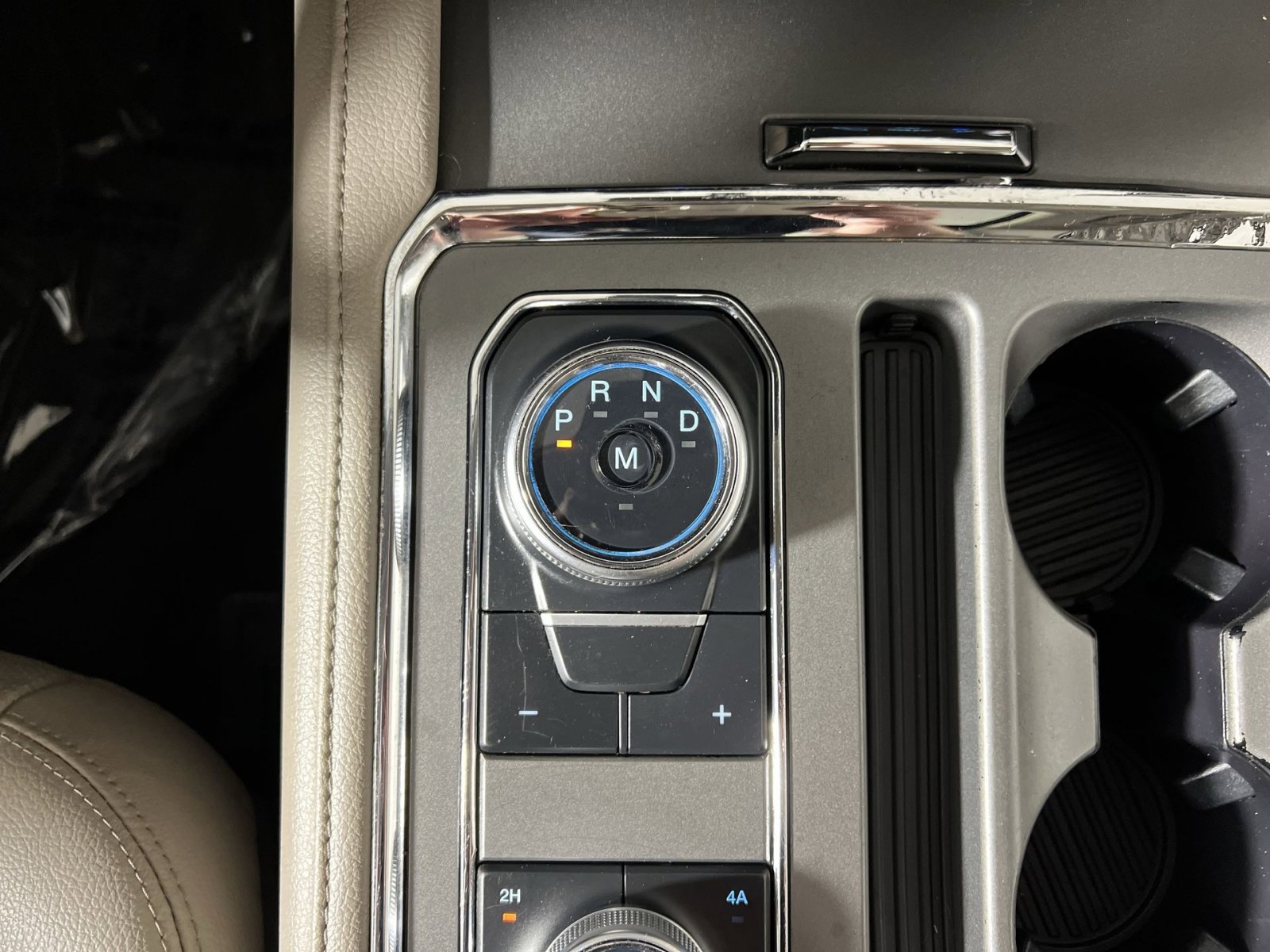 Used 2020 Ford Expedition XLT w/ Equipment Group 202A AWD/4WD image 22