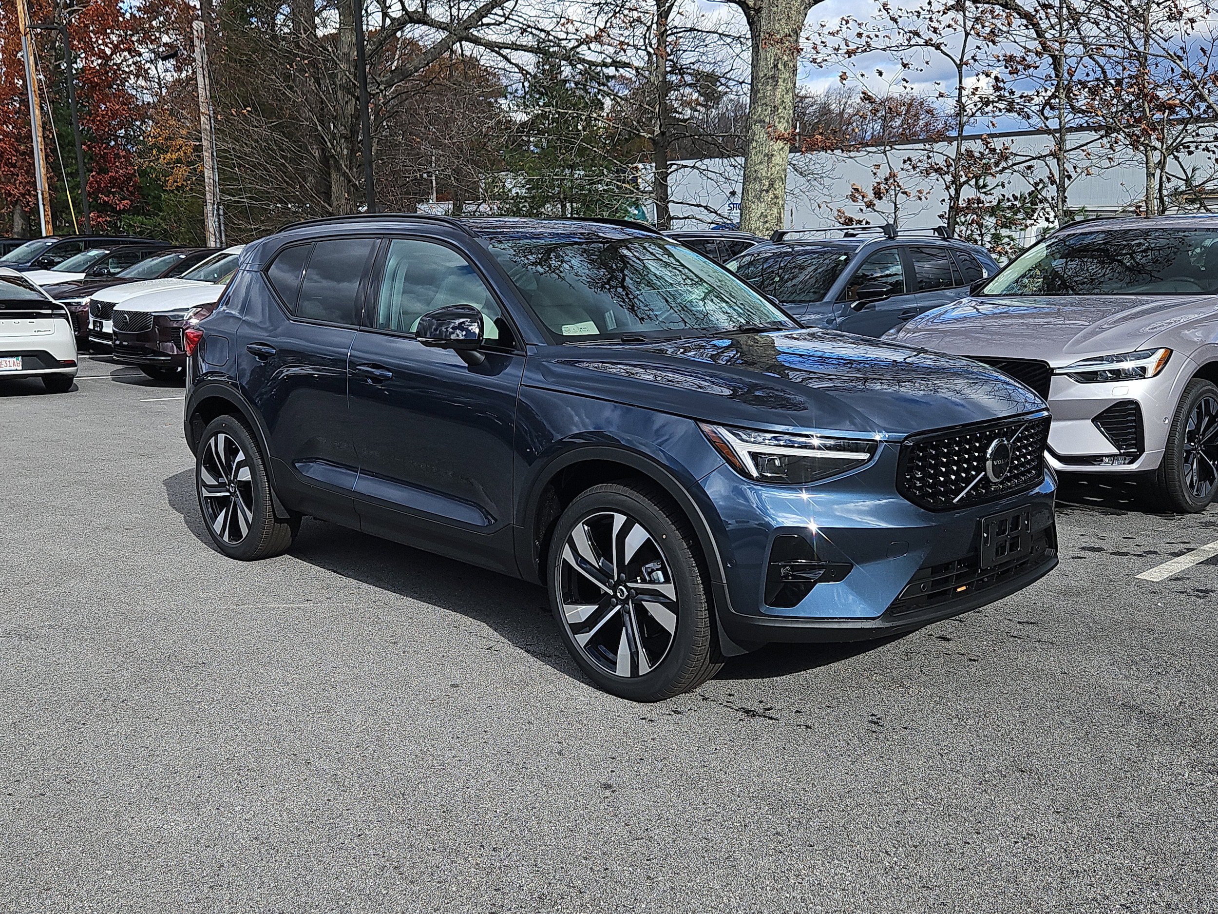 New 2026 Volvo XC40 B5 Ultra w/ Protection Package Premier AWD/4WD image 1