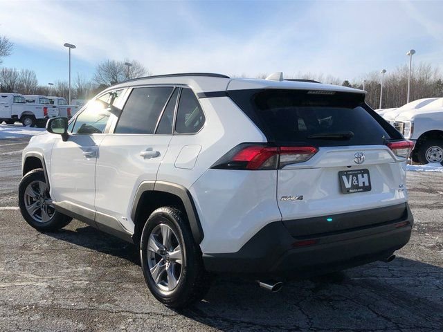 Used 2025 Toyota RAV4 XLE image 22